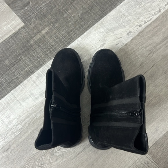 • NWOB $168 Free People Chelsea Suede Boots Distressed - Picture 6 of 14